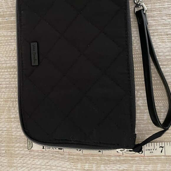 Vera Bradley wallet/wristlet in quilted black fabric - Picture 2 of 6